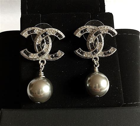 chanel earrings with black pearl